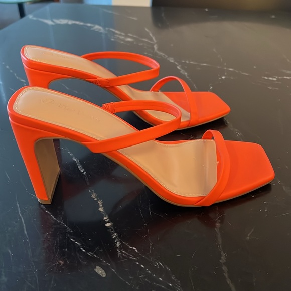 ORANGE HEEELS - Picture 2 of 5
